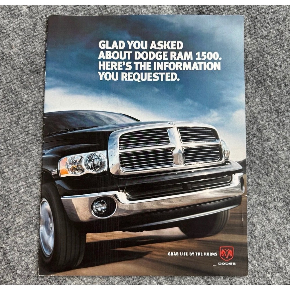 2004 Dodge Ram 1500 Sales Brochure‎ Catalog HEMI SRT-10 Laramie SLT ST V10 V8